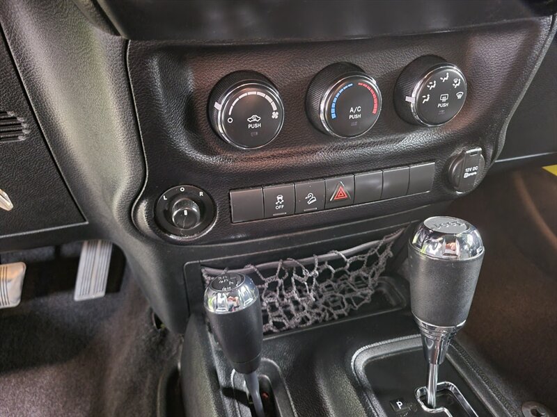 Used 2016 Jeep Wrangler Unlimited Sport w/ Quick Order Package 24S AWD/4WD image 33