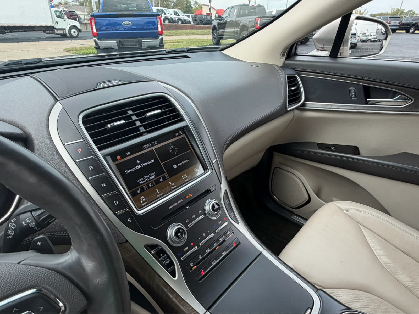 Used 2018 Lincoln MKX Select FWD image 25