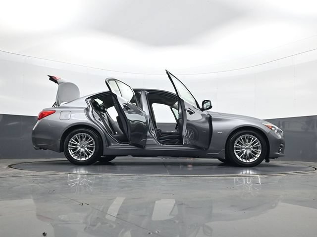 Used 2017 INFINITI Q50 Signature Edition w/ All Weather Package (L93) AWD/4WD image 33