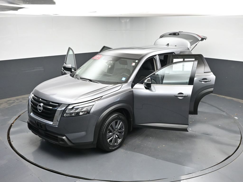 Used 2024 Nissan Pathfinder S AWD/4WD image 41