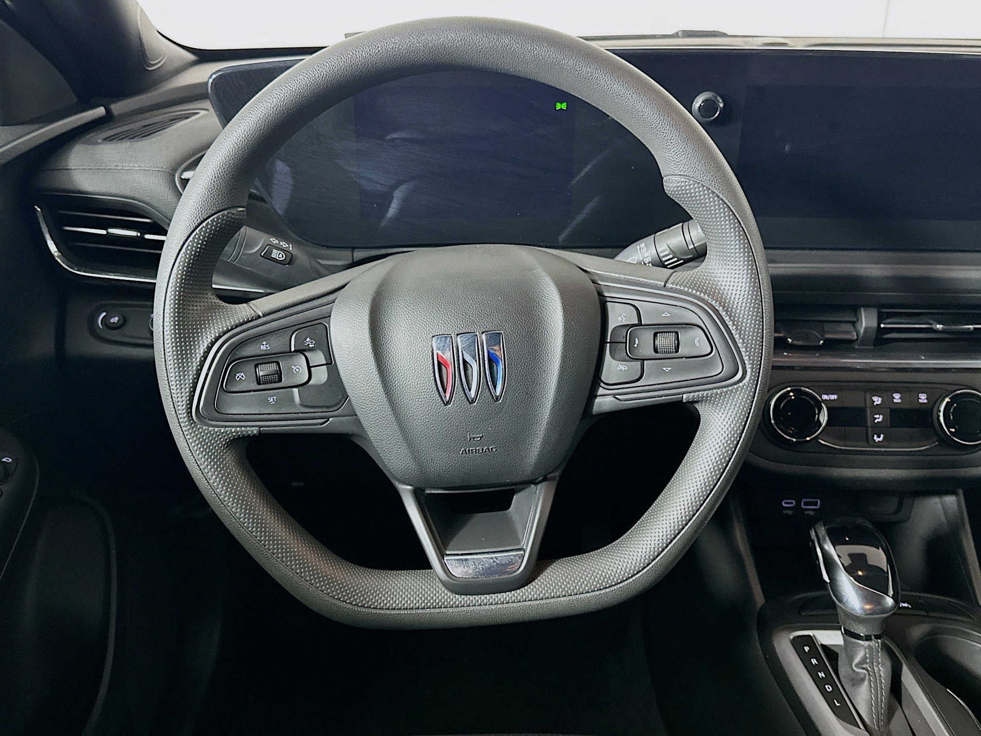 Used 2025 Buick Envista Preferred FWD image 17