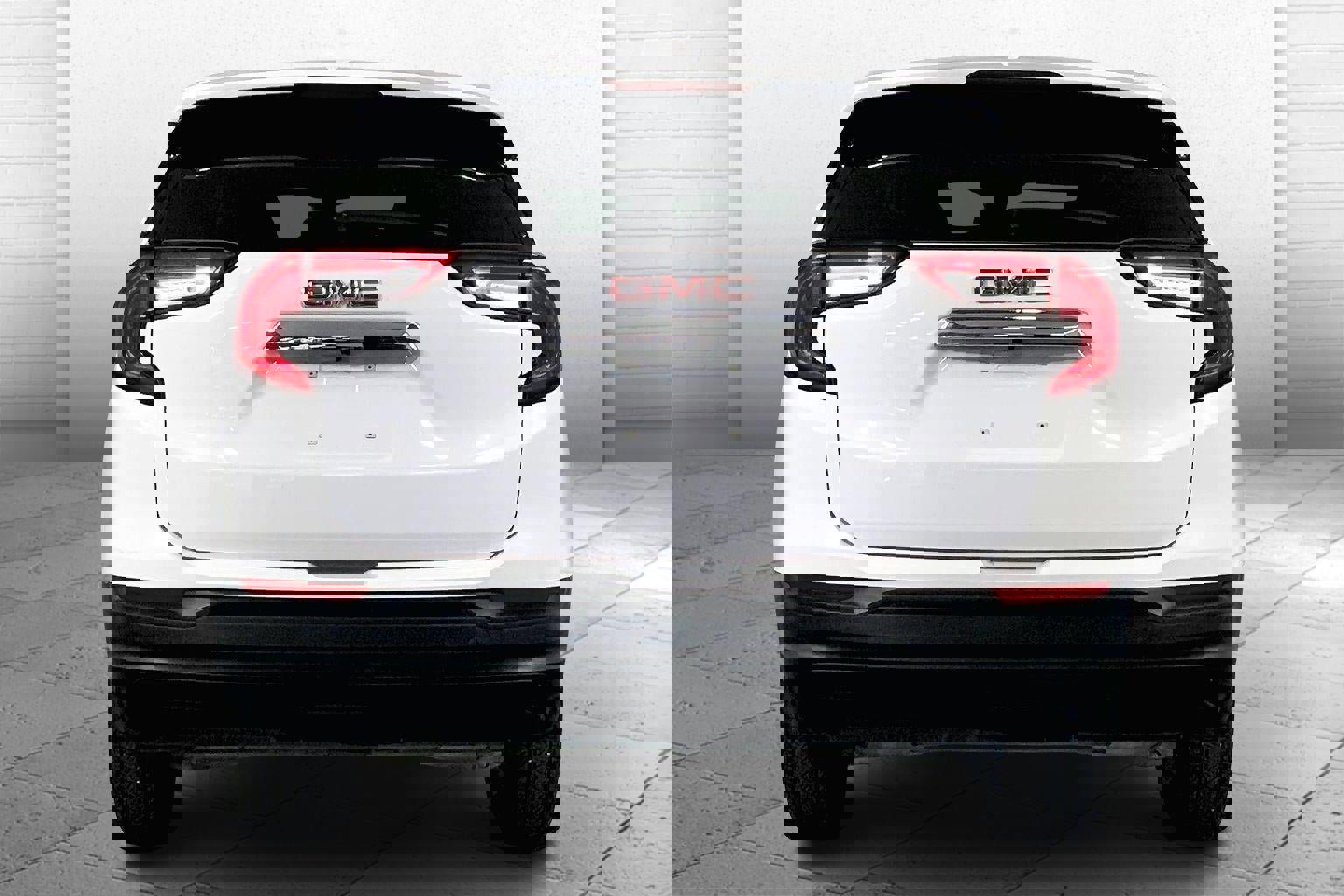 Used 2024 GMC Terrain SLE image 3