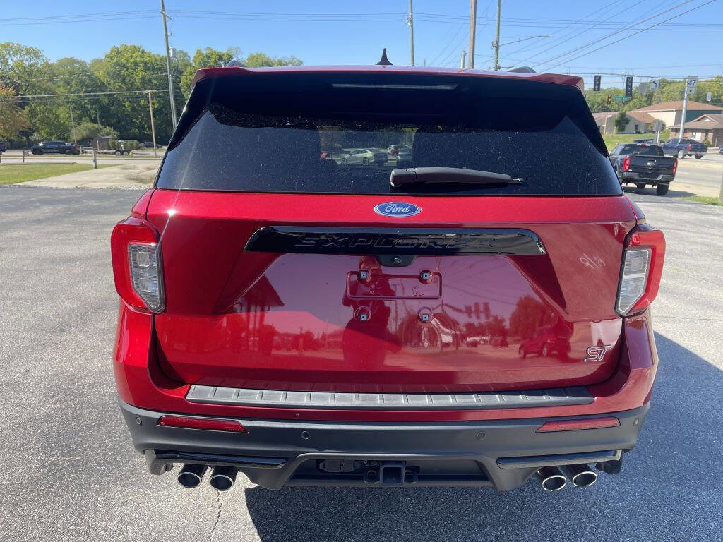 Used 2023 Ford Explorer ST w/ ST Street Pack AWD/4WD image 4