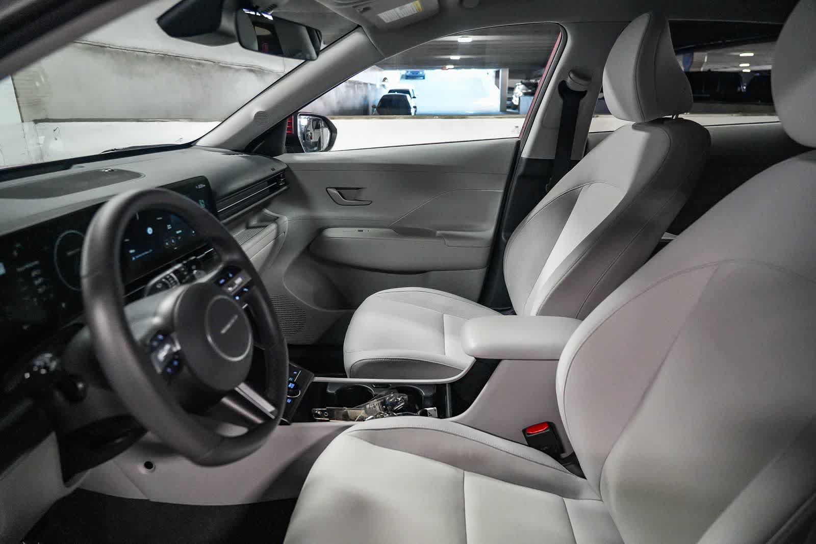 Used 2024 Hyundai Kona SEL w/ Convenience Package FWD image 17
