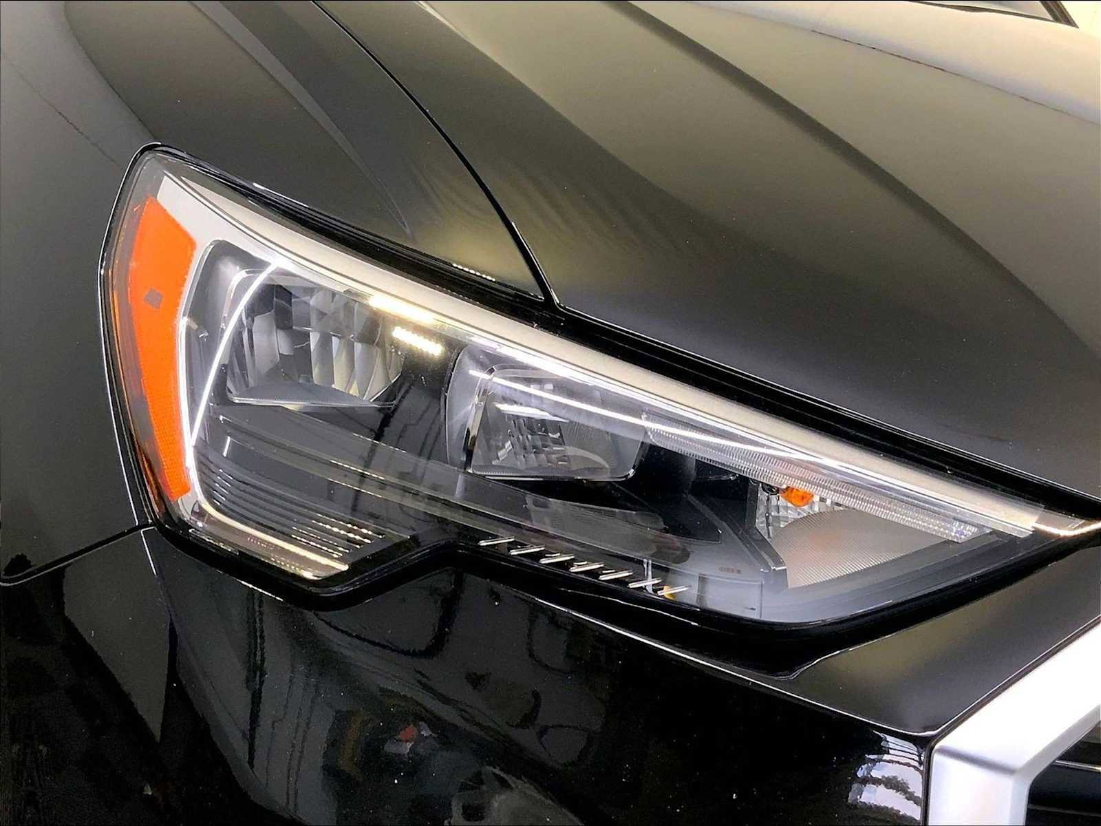 Used 2021 Audi Q3 2.0T Premium image 12