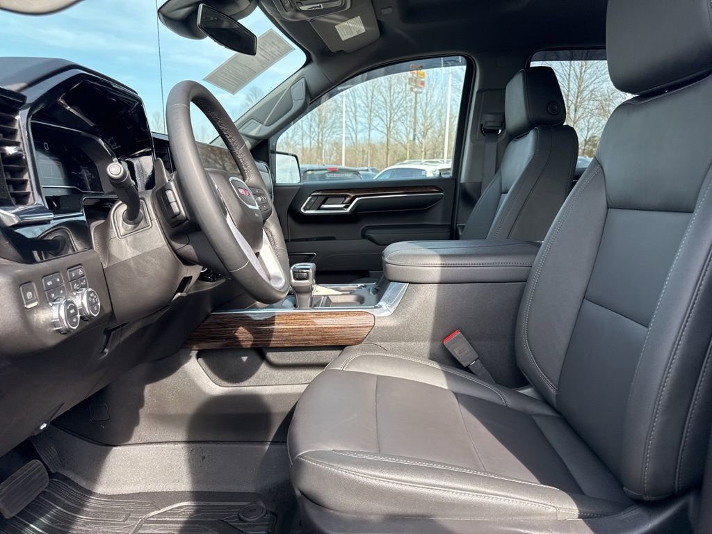 Used 2024 GMC Sierra 1500 Elevation w/ Elevation Premium Package image 9
