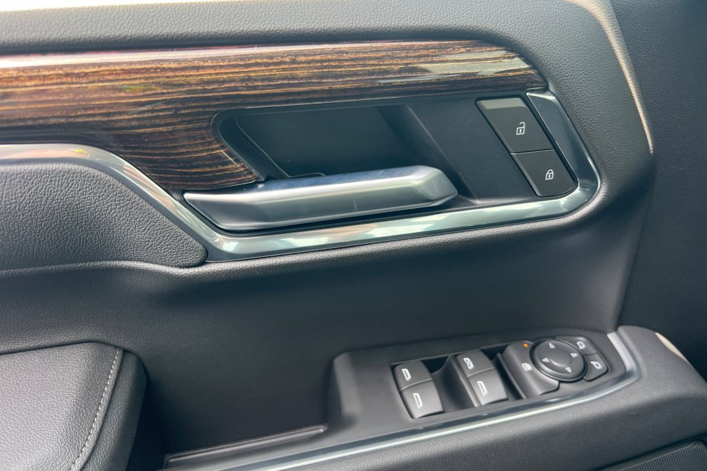 Used 2025 GMC Sierra 1500 Elevation image 8