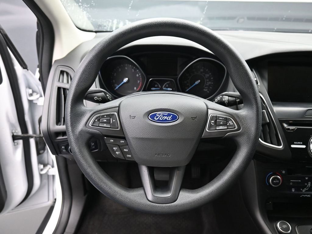 Used 2017 Ford Focus SEL image 15