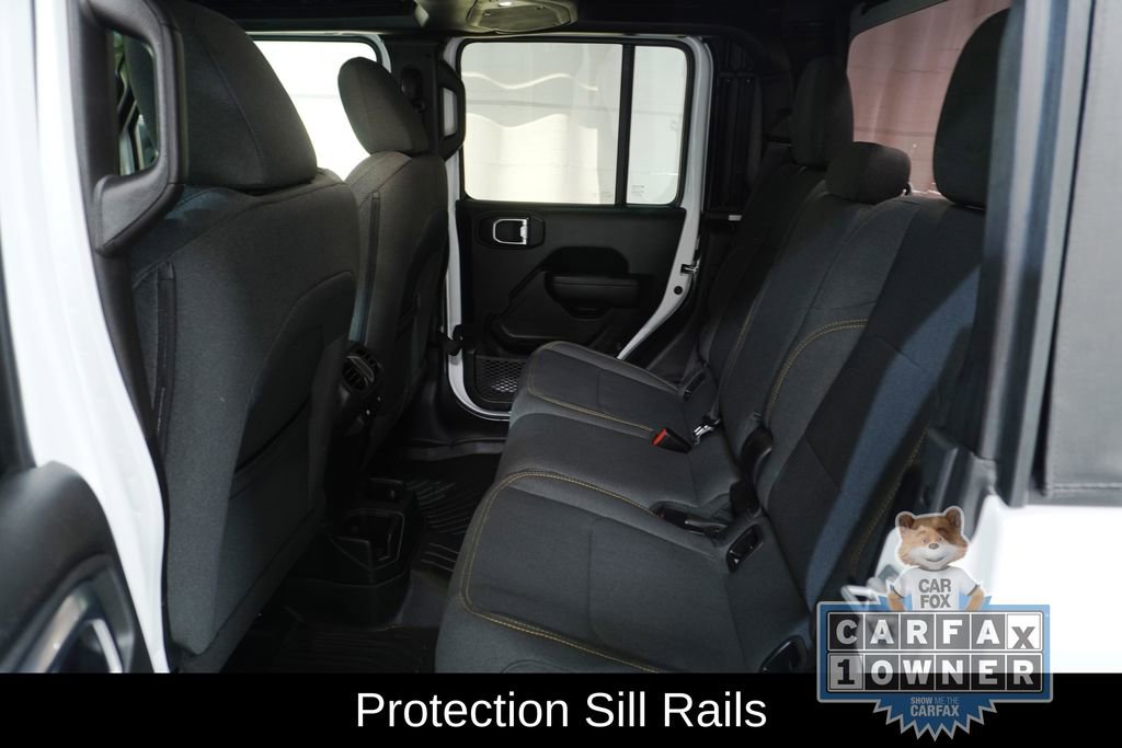 Used 2025 Jeep Gladiator Sport image 13