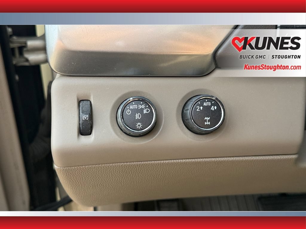 Used 2015 Chevrolet Suburban LTZ AWD/4WD image 17