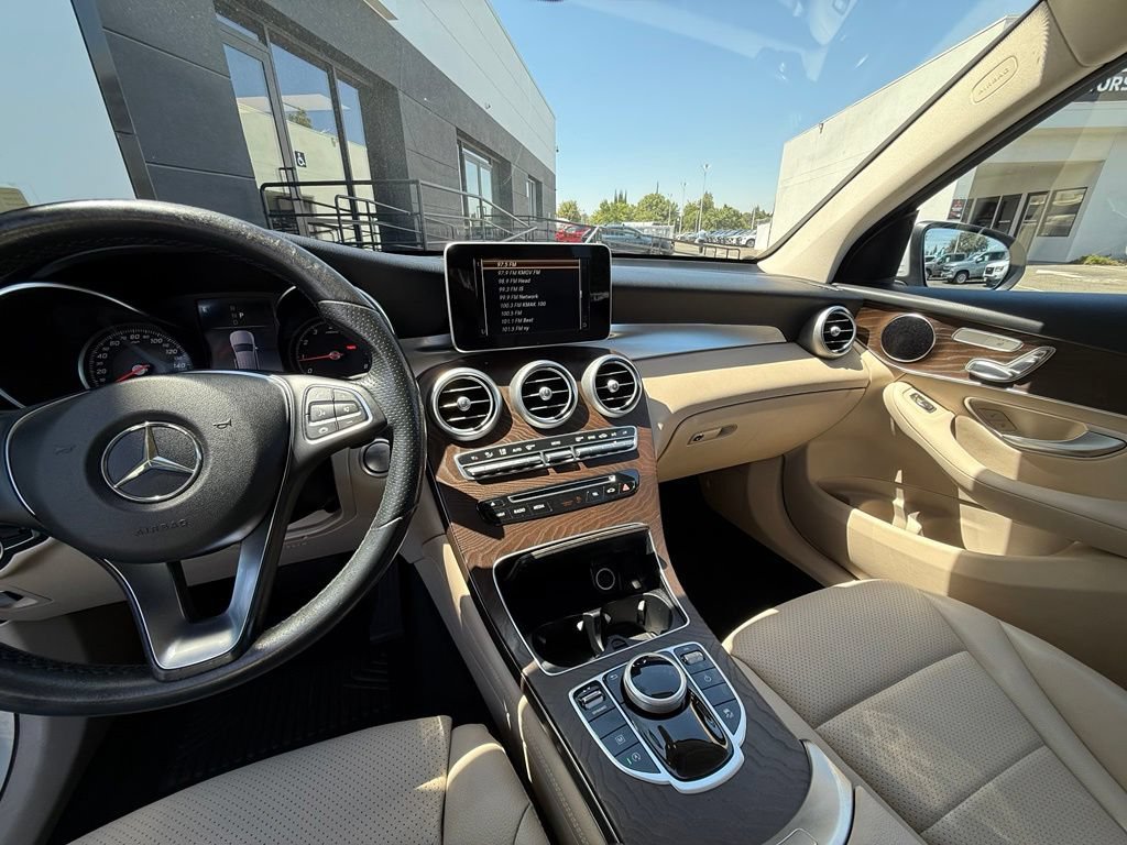 Used 2018 Mercedes-Benz GLC 300 4MATIC image 24