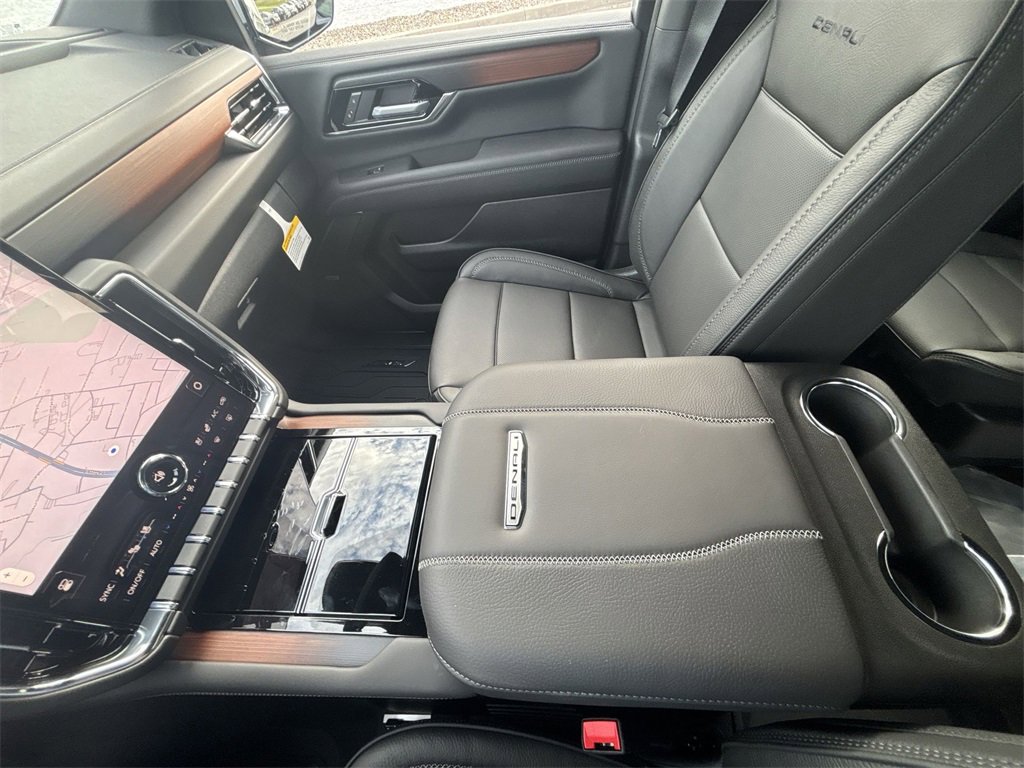 New 2026 GMC Yukon Denali w/ LPO, Floor Liner Package image 27