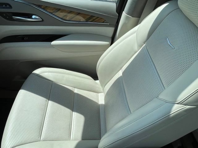Used 2021 Cadillac Escalade Sport Platinum AWD/4WD image 23