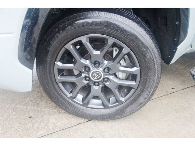 Used 2024 Toyota Tundra Platinum AWD/4WD image 30