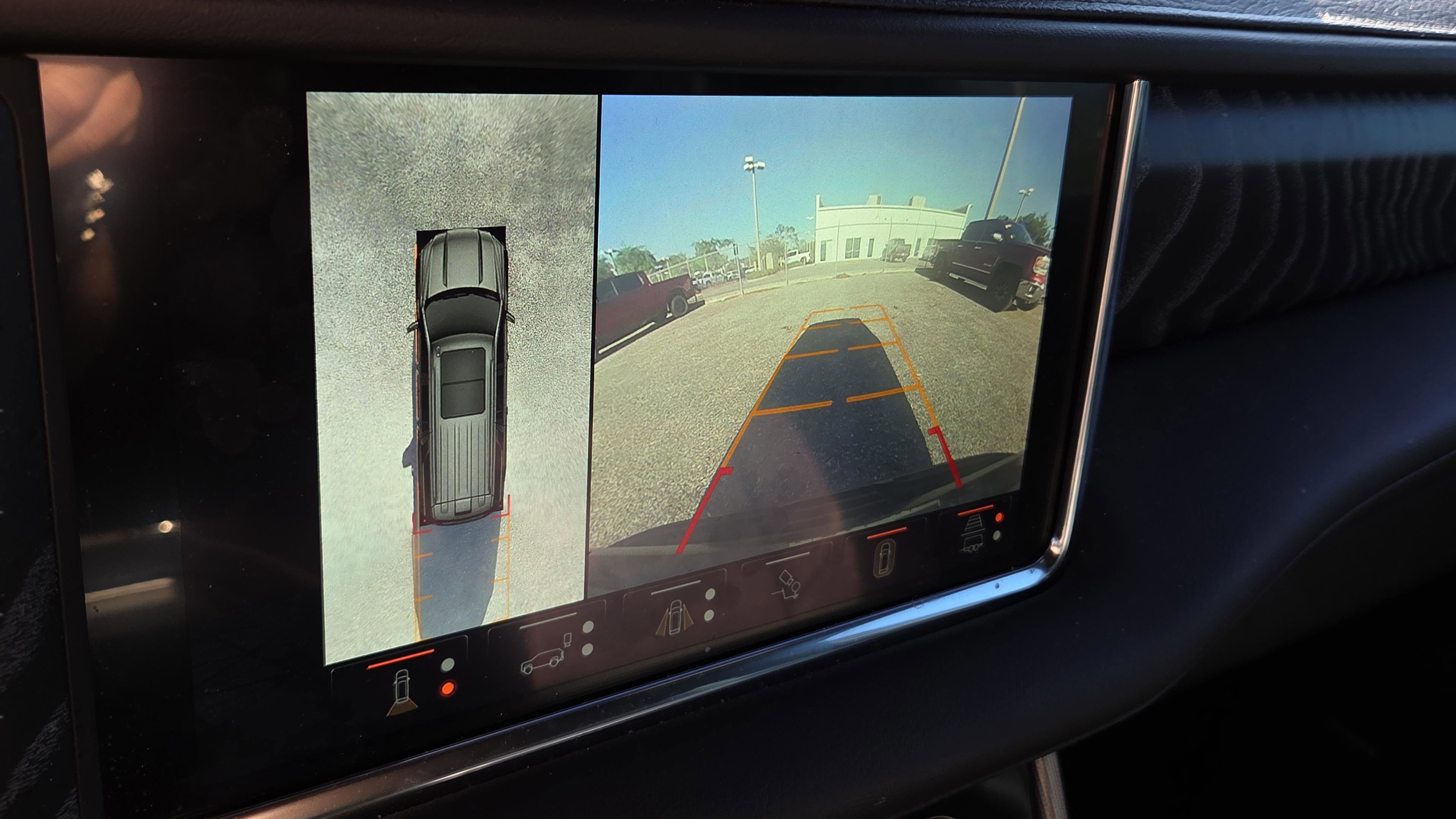 Used 2023 GMC Yukon XL Denali w/ Denali Reserve Package image 23