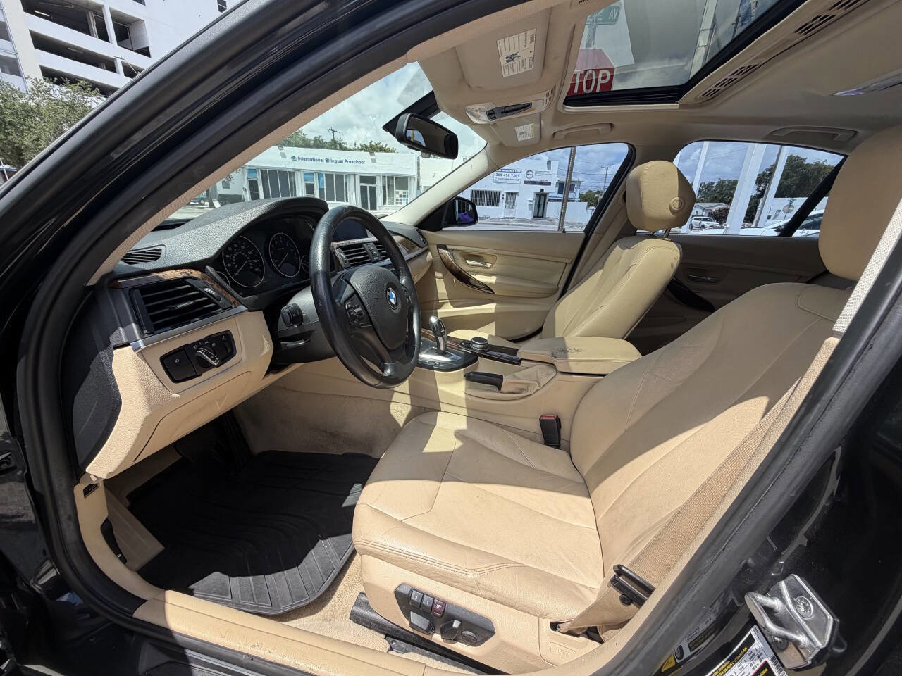 Used 2015 BMW 320i Sedan RWD image 9