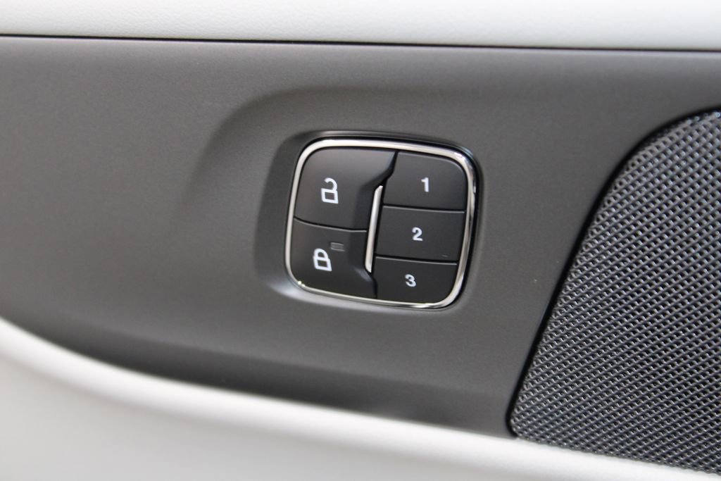 New 2026 Lincoln Nautilus Reserve AWD/4WD image 39