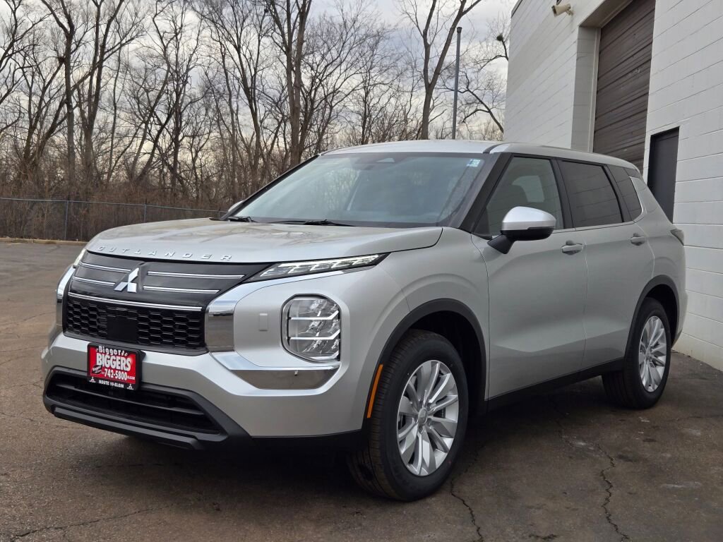 New 2026 Mitsubishi Outlander ES AWD/4WD image 3