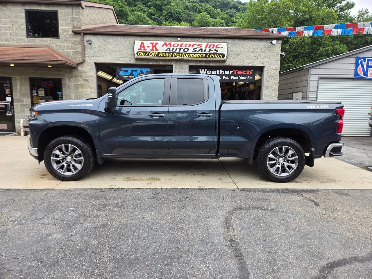 Used 2019 Chevrolet Silverado 1500 LT w/ All-Star Edition AWD/4WD image 4