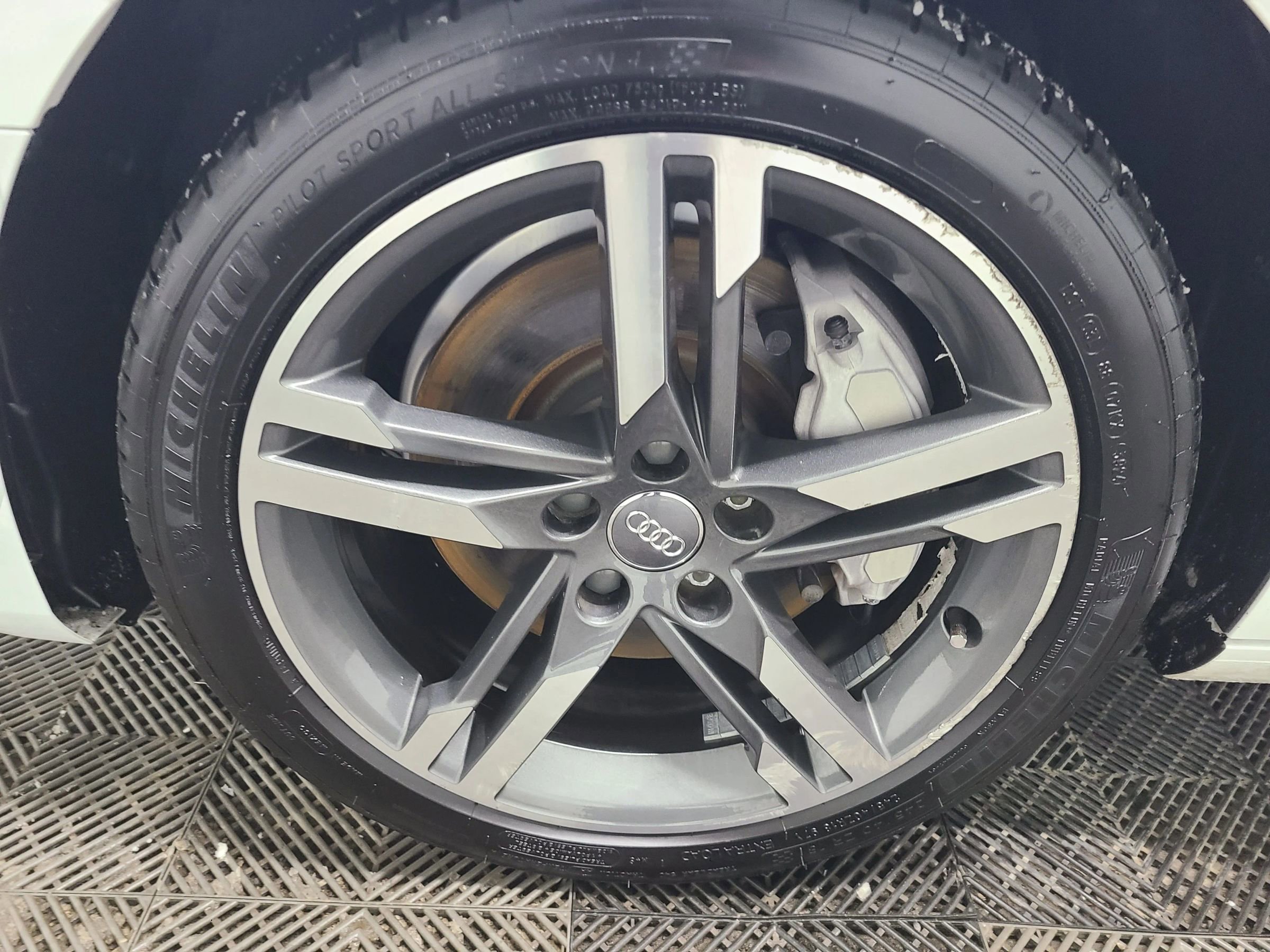 Used 2017 Audi A4 2.0T Premium Plus w/ Premium Plus Package image 17