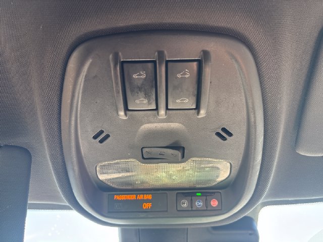 Used 2025 Chevrolet Trax RS w/ Sunroof Package FWD image 14