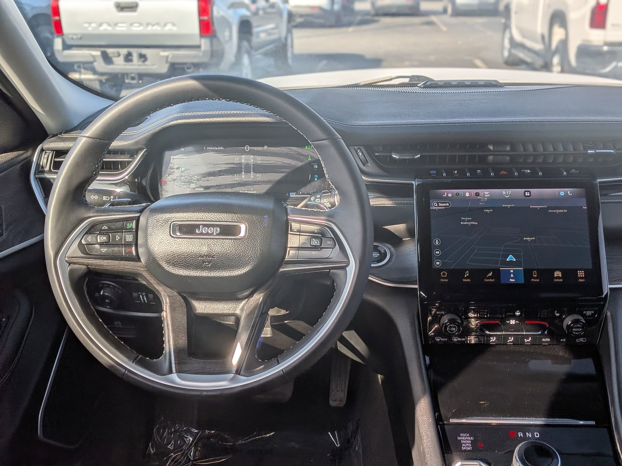 Used 2023 Jeep Grand Cherokee 4WD 4xe image 18