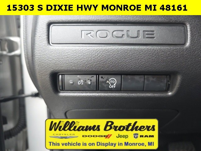 Used 2024 Nissan Rogue S image 12