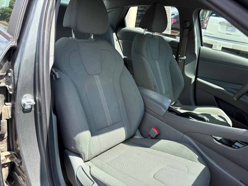 Used 2024 Hyundai Elantra SE FWD image 14