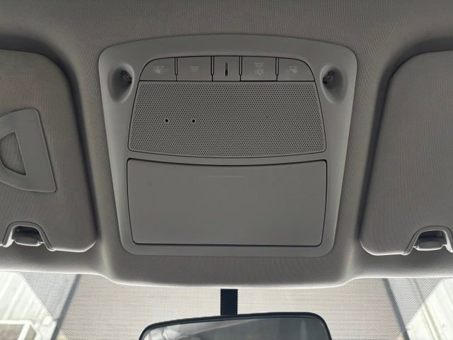Used 2018 Nissan Rogue SV w/ Premium Package FWD image 24