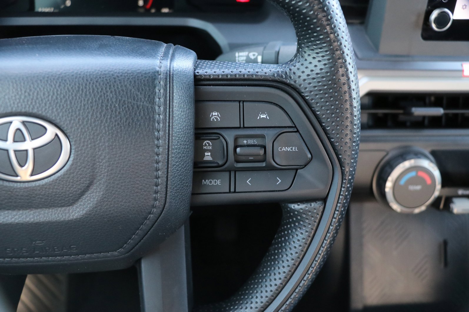 Used 2025 Toyota Tacoma SR5 AWD/4WD image 19