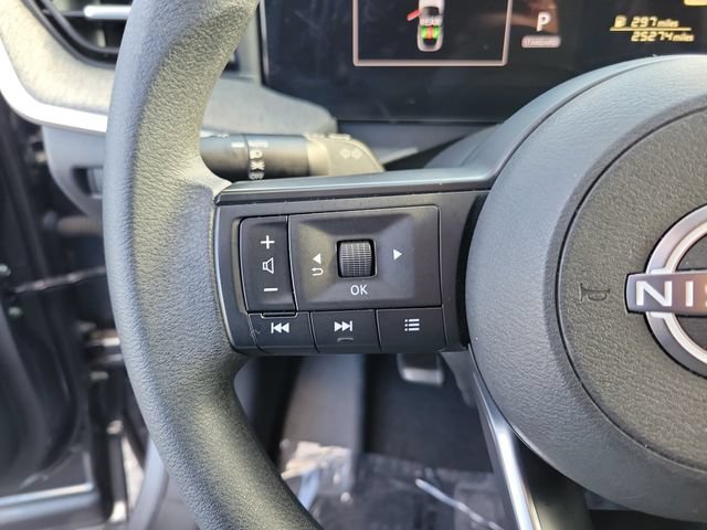 Used 2025 Nissan Kicks SV FWD image 20
