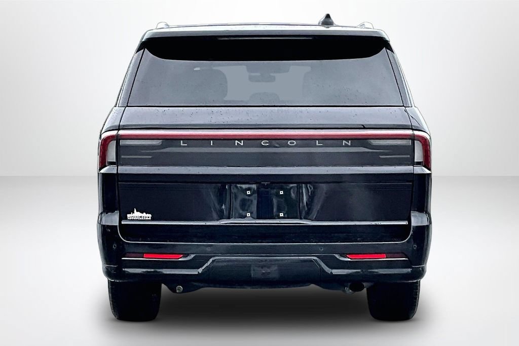 Used 2025 Lincoln Navigator L Reserve AWD/4WD image 7