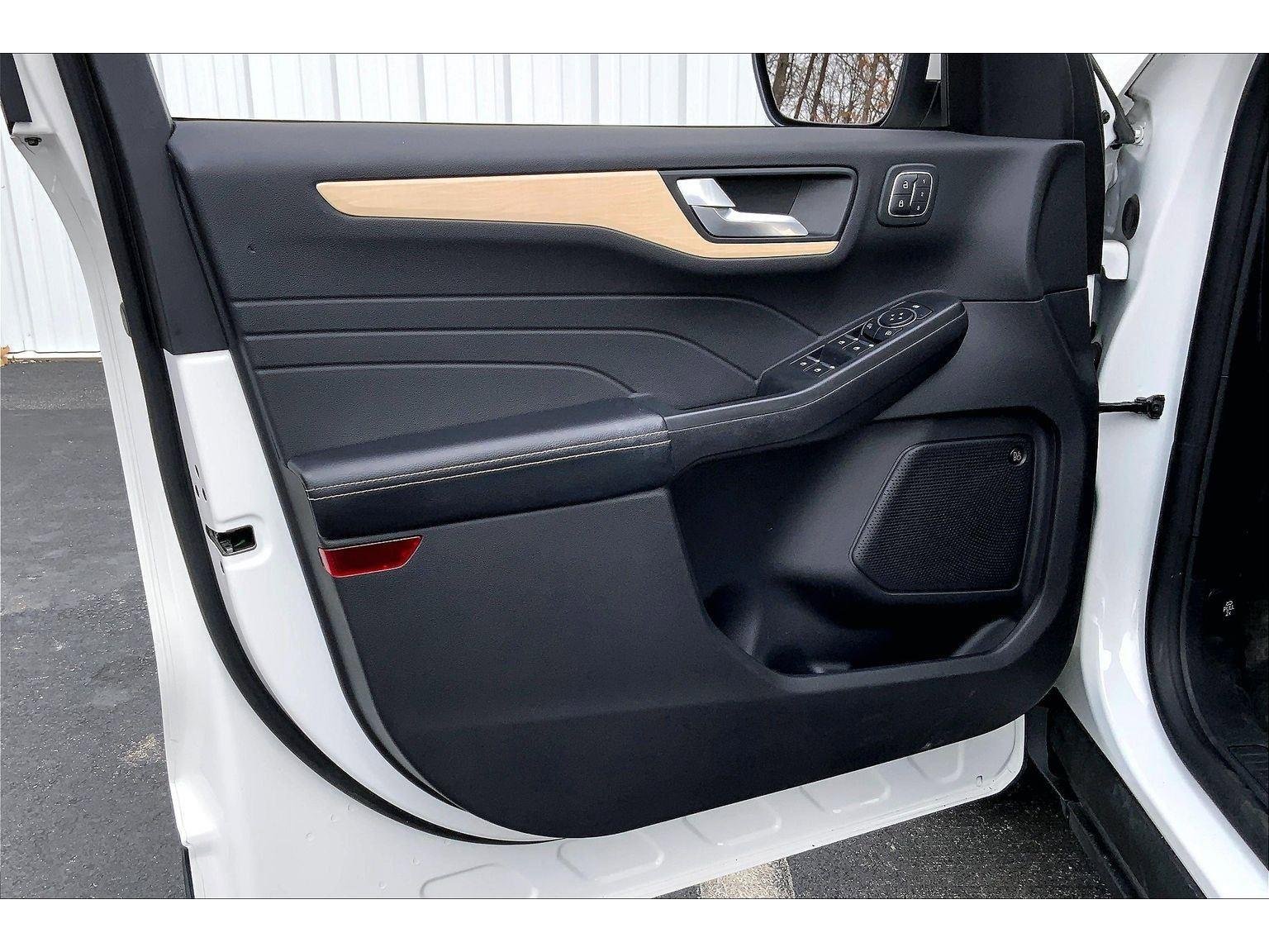 Used 2022 Ford Escape Titanium w/ Titanium Elite Package image 22