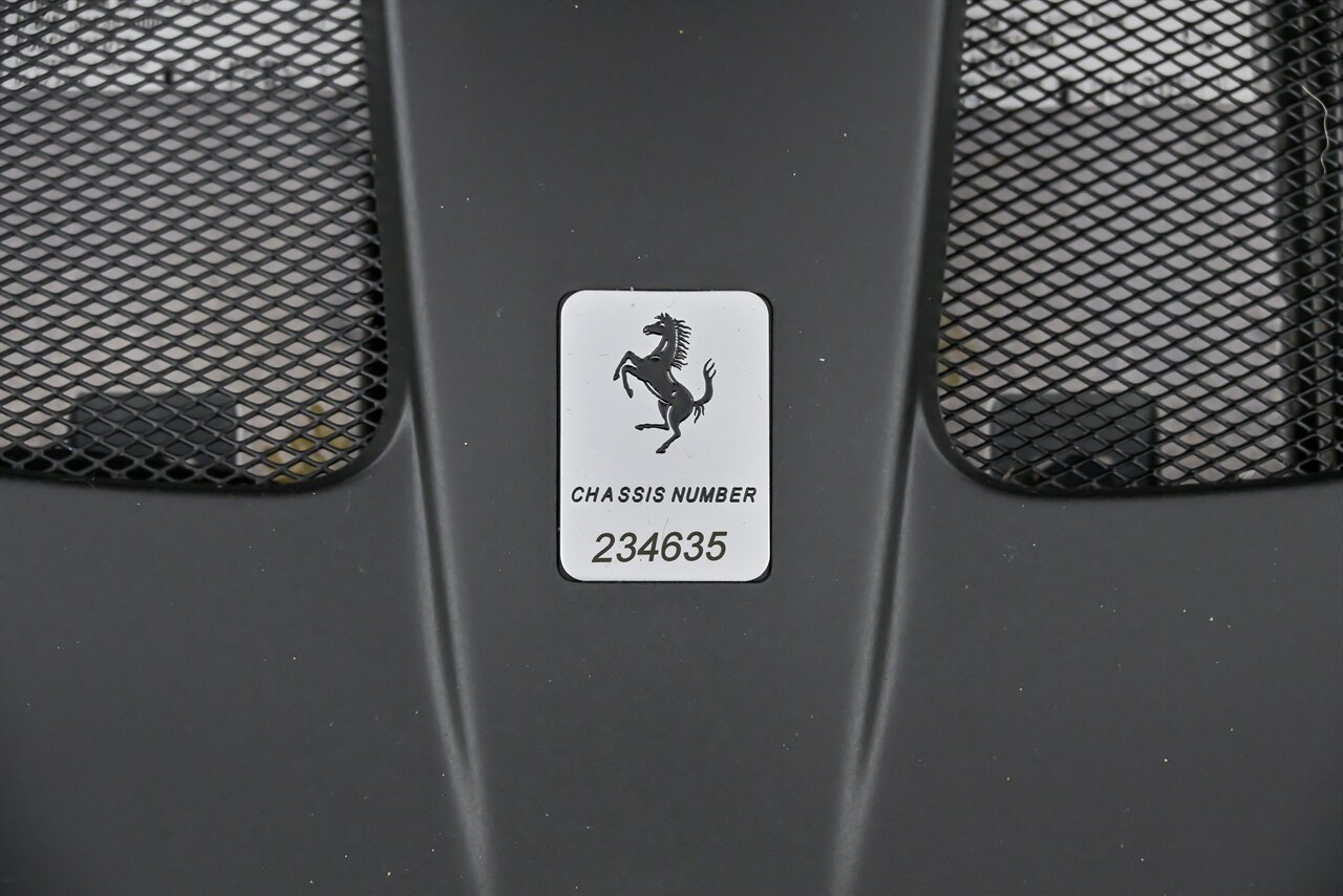 Used 2018 Ferrari 812 Superfast RWD image 17