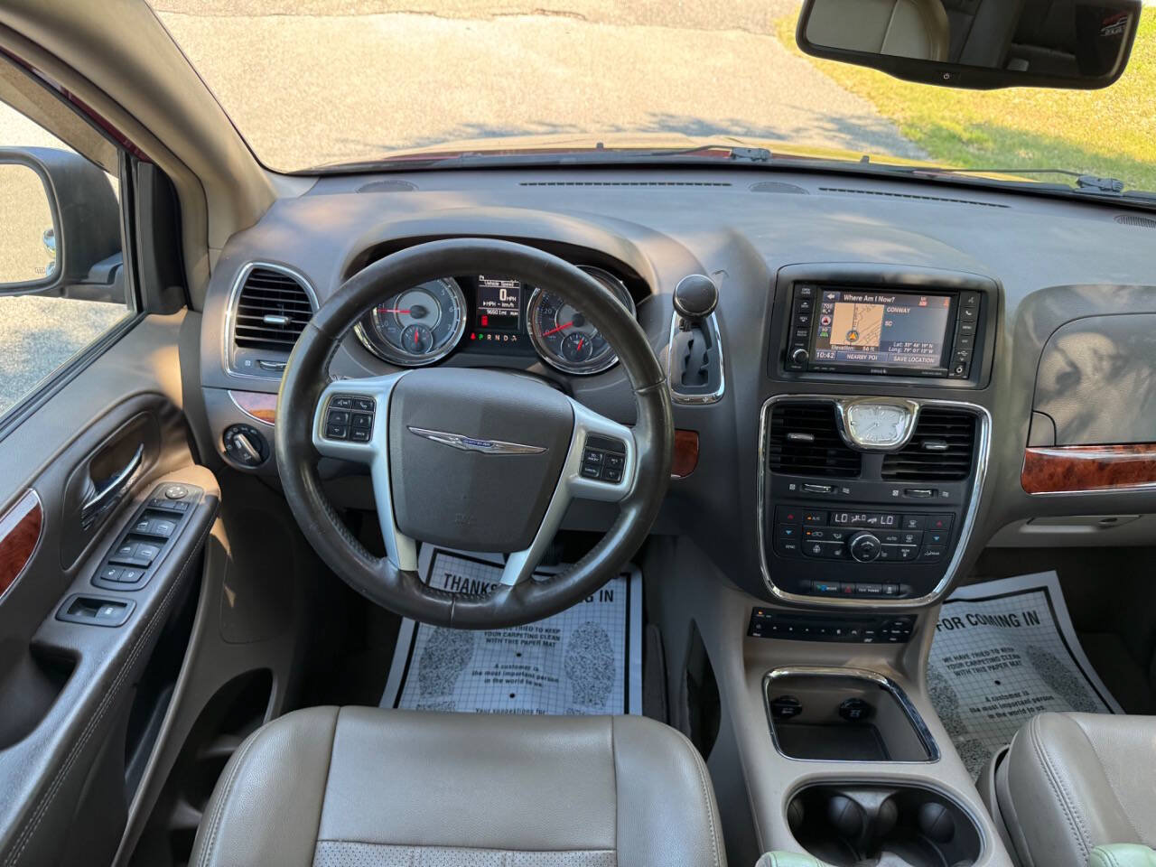 Used 2013 Chrysler Town & Country Touring-L w/ Entertainment Group #2 FWD image 46