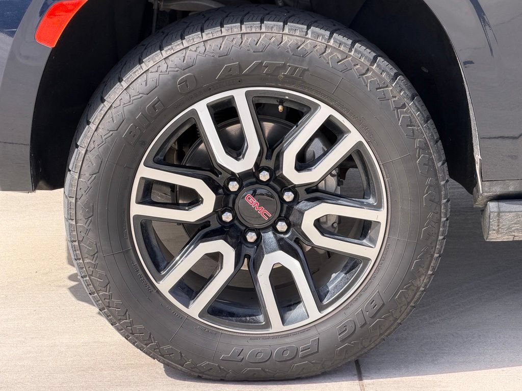 Used 2021 GMC Yukon AT4 w/ AT4 Premium Plus Package AWD/4WD image 11