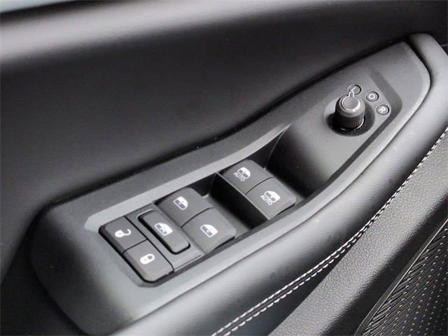 New 2026 Jeep Grand Cherokee Altitude image 25