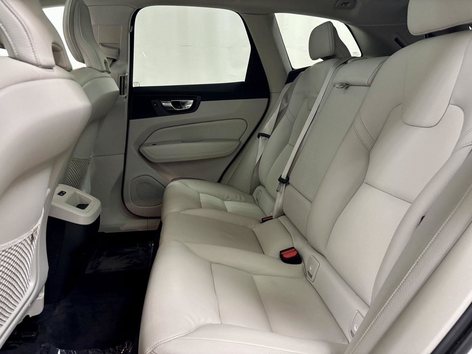 Used 2024 Volvo XC60 B5 Plus w/ Protection Package Premier AWD/4WD image 21
