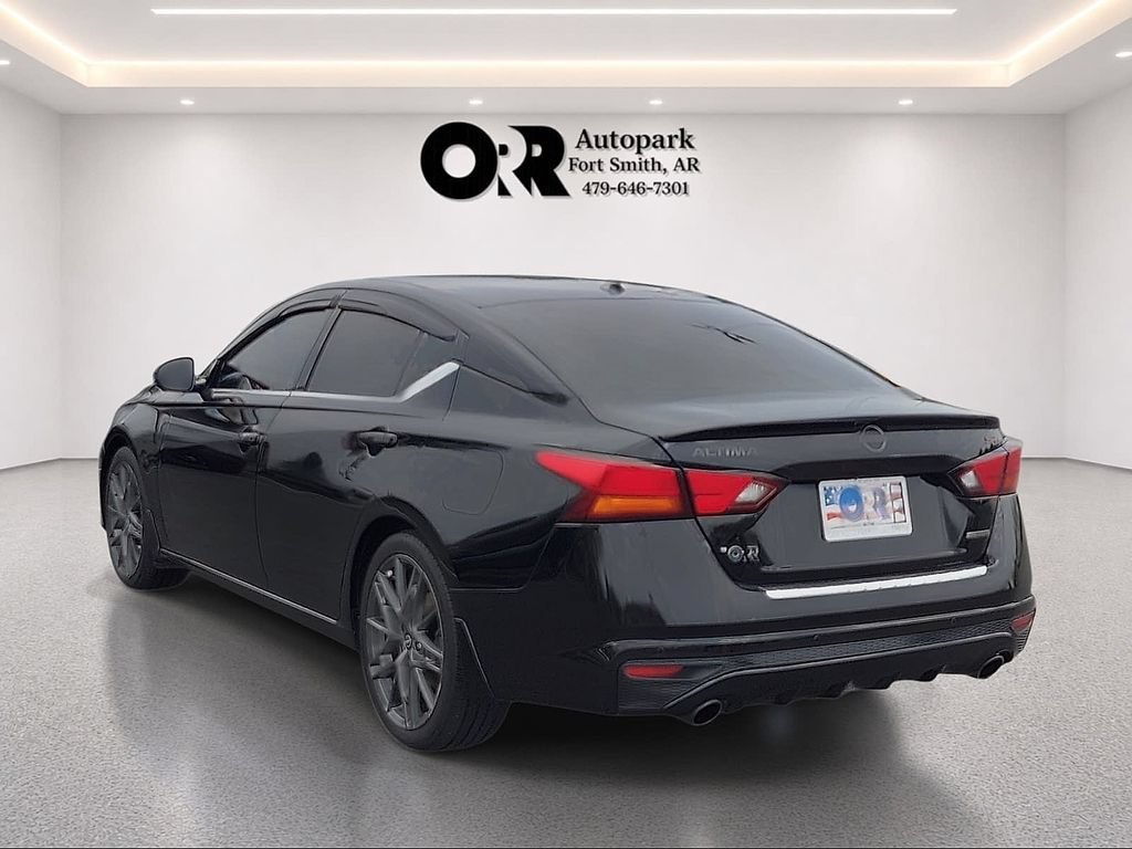 Used 2023 Nissan Altima 2.0 SR FWD image 4
