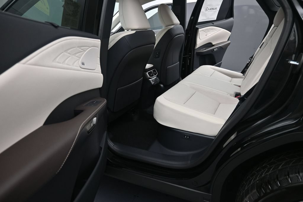 New 2026 Lexus RX 450h AWD image 12