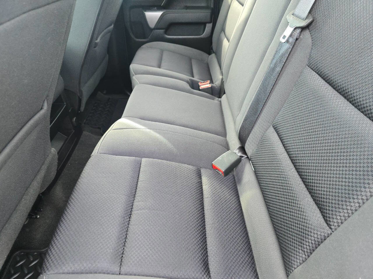 Used 2018 Chevrolet Silverado 1500 LT w/ All Star Edition image 20