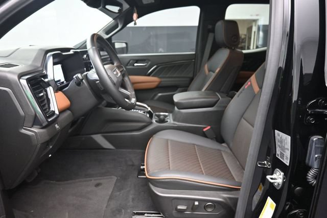 Used 2025 GMC Canyon AT4 w/ Nightfall Edition AWD/4WD image 17