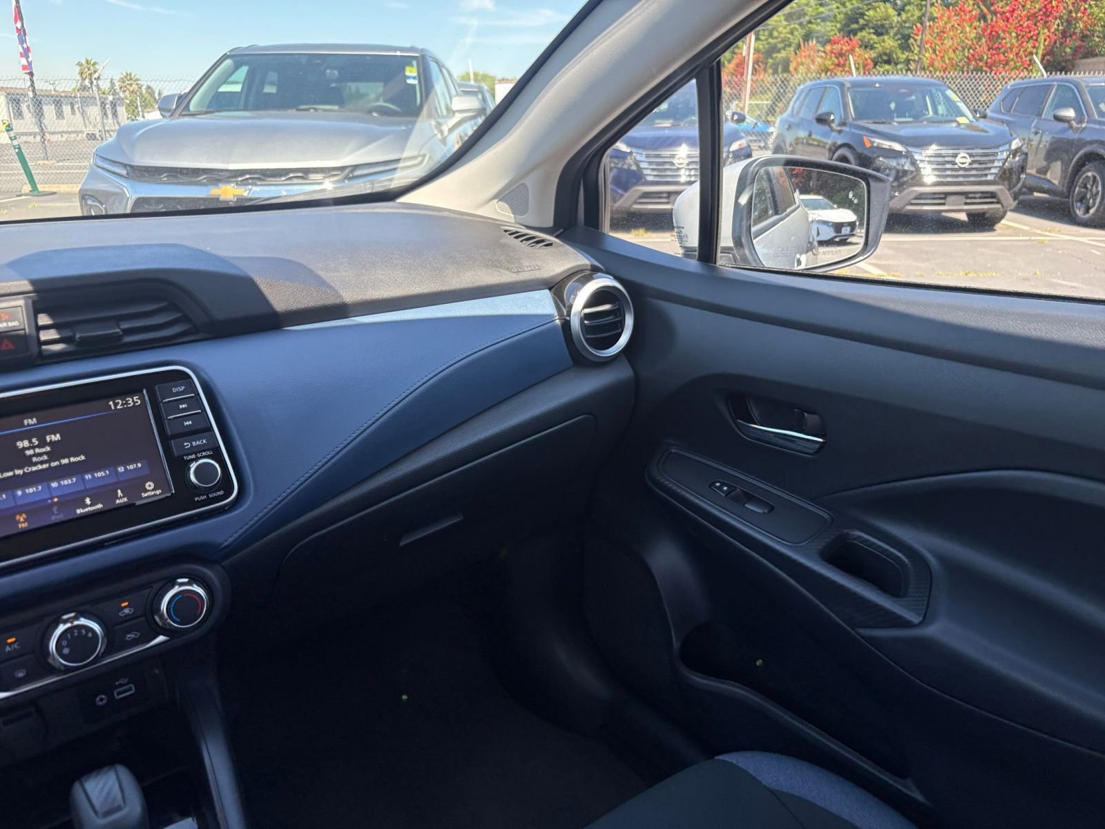 Used 2025 Nissan Versa SV image 33