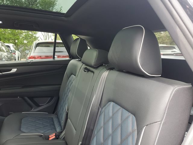New 2026 Volkswagen Atlas Cross Sport SEL Premium R-Line AWD/4WD image 9