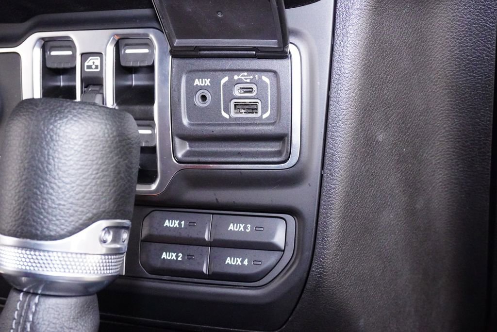Used 2025 Jeep Gladiator Sport AWD/4WD image 12