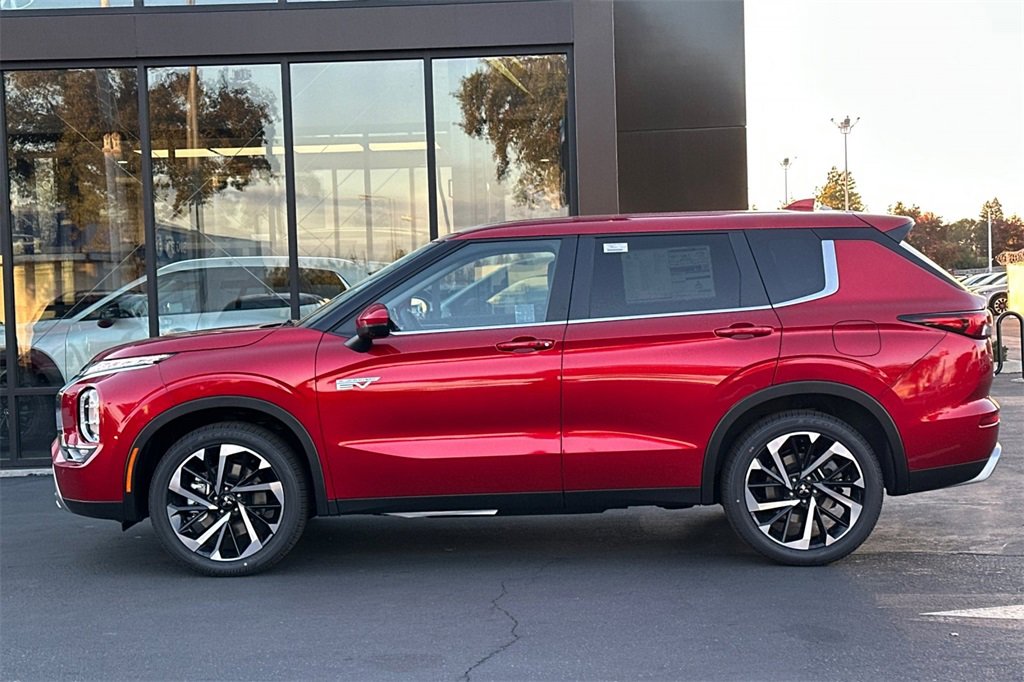New 2025 Mitsubishi Outlander SE image 8