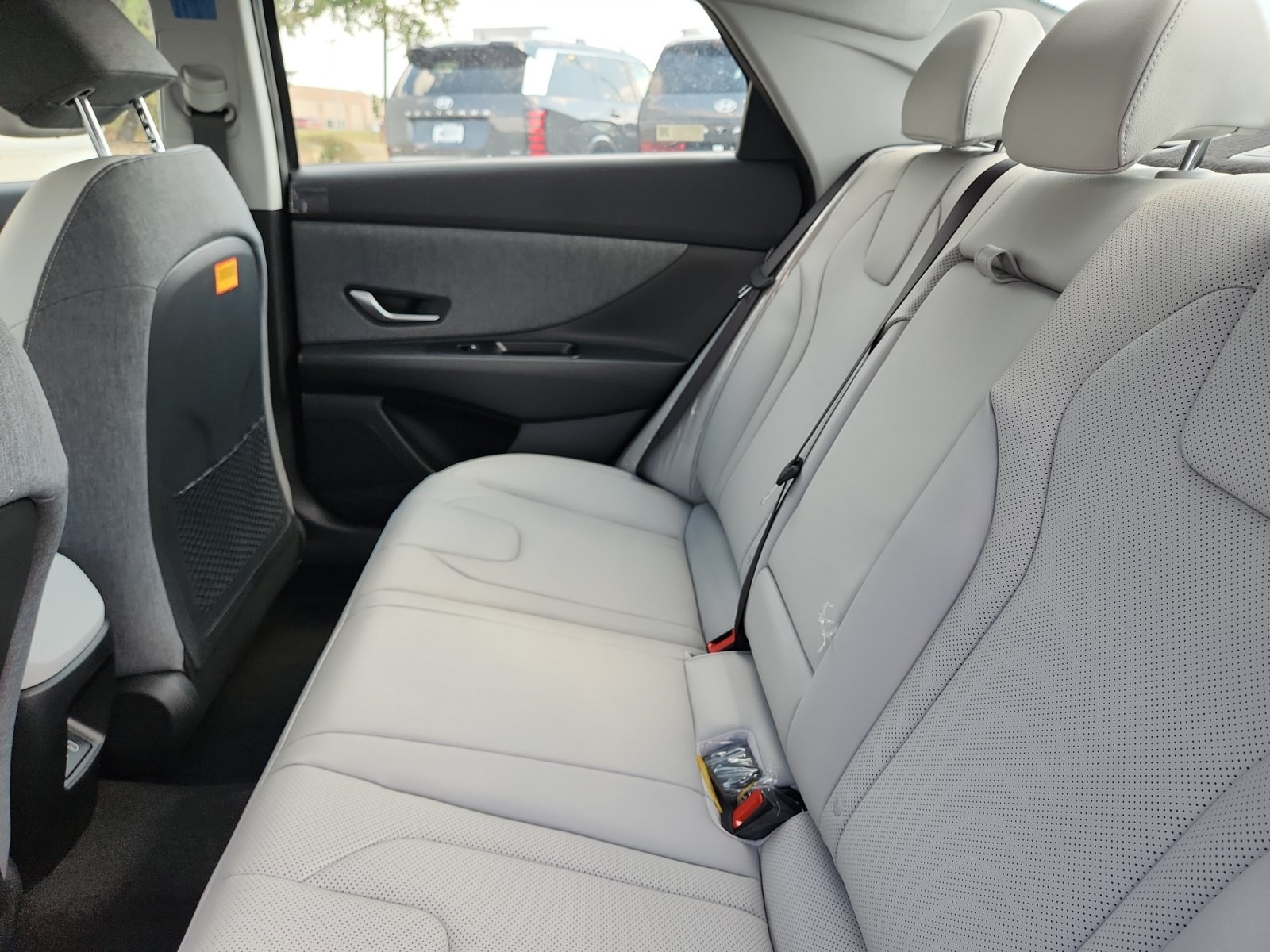 New 2026 Hyundai Elantra Limited FWD image 17
