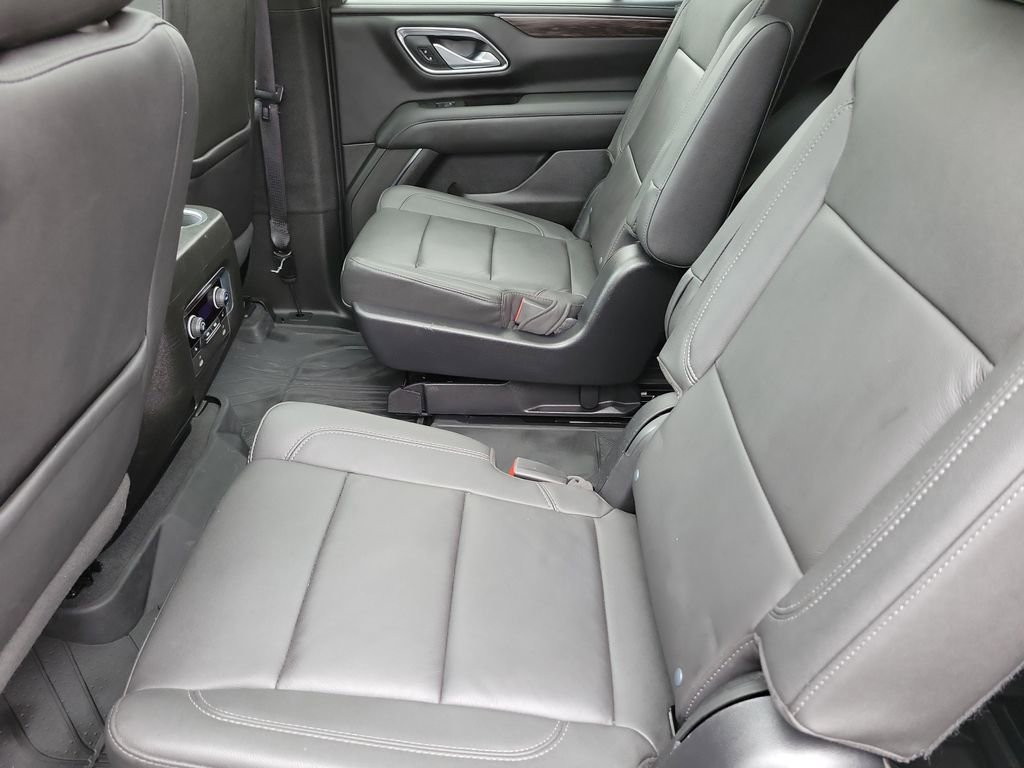 Used 2022 Chevrolet Tahoe LT w/ Luxury Package AWD/4WD image 18