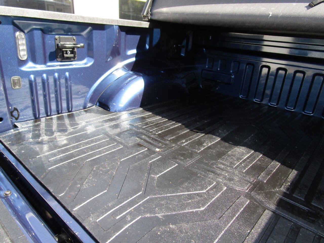 Used 2017 Ford F150 XLT w/ Equipment Group 302A Luxury image 16