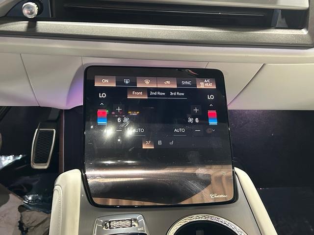 New 2026 Cadillac Vistiq Luxury w/ LPO, Floor Liner Package image 15